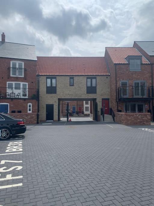 Apartment Fruit Market Hull